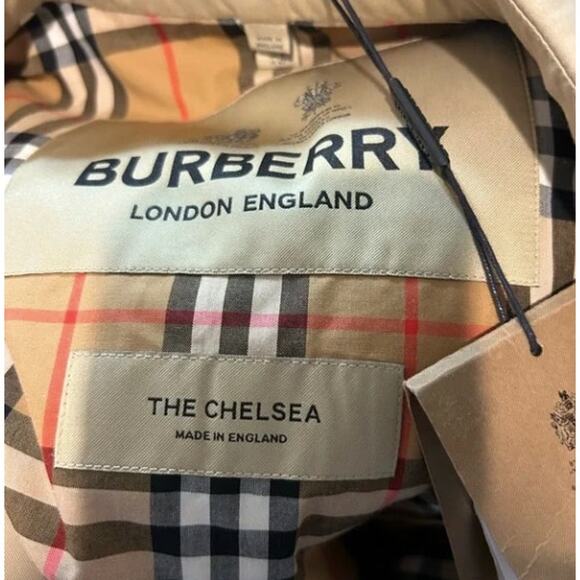 Women's Burberry, England Chelsea trench coat size 8 made in England. NWT. - Picture 7 of 16